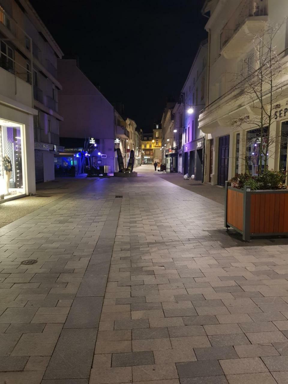 Nid Douillet Au Centre Ville Epinal Ngoại thất bức ảnh